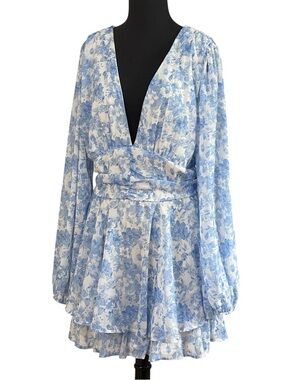 Arula Blue and White Floral Chiffon Short Romper Sz 2X Tiered Skirt V Neck NWT